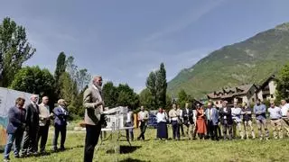 Arranca la construcción de la telecabina entre Benasque y Cerler, un "símbolo" en el Pirineo que se estrenará en 2026