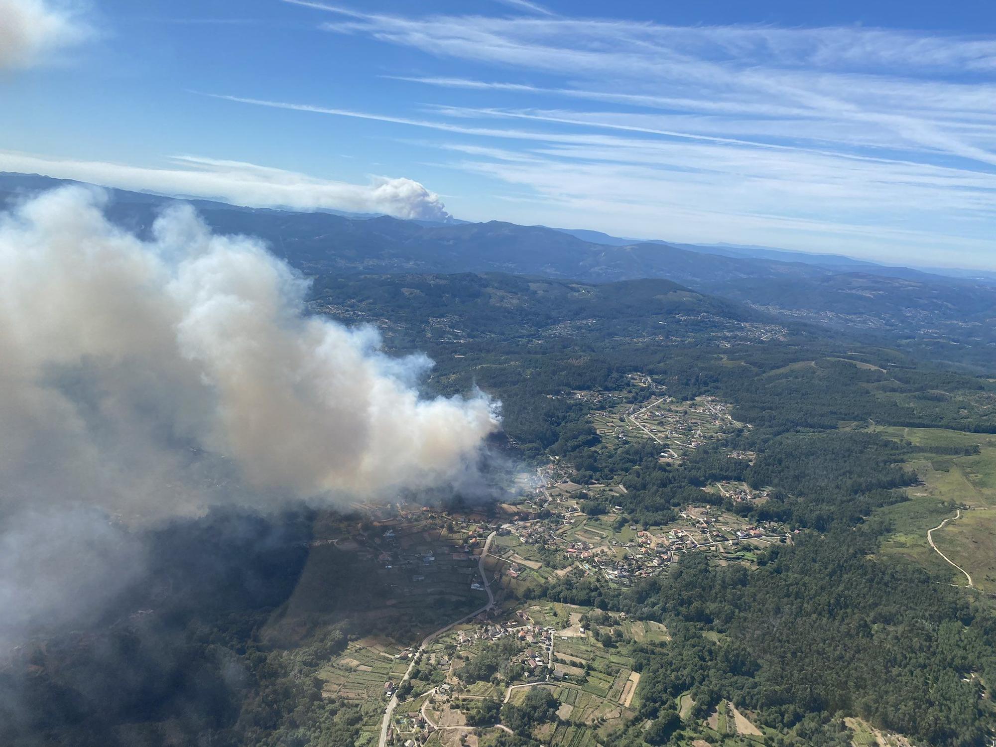 Ponteareas lucha contra el fuego