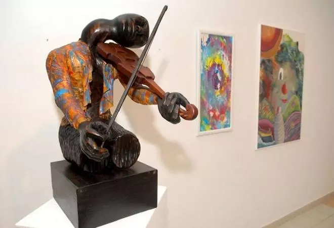 Exposición 30 años de Arte de profesores de la escuela Luján Pérez