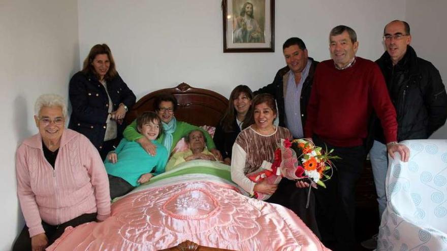 Elvira Martínez, la abuela del Miñor, festeja su 107 aniversario