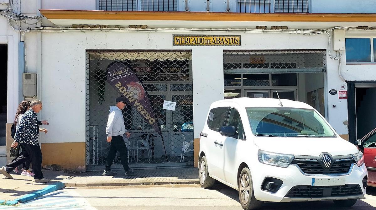 Fachada principal del mercado de abastos de Monesterio