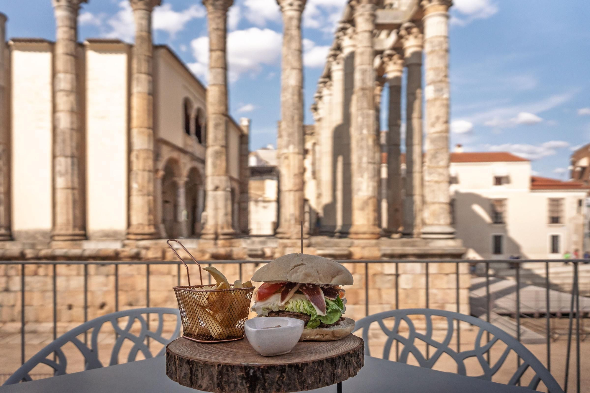 Fotogalería | Las mejores hamburguesas de Mérida a los pies del Templo de Diana
