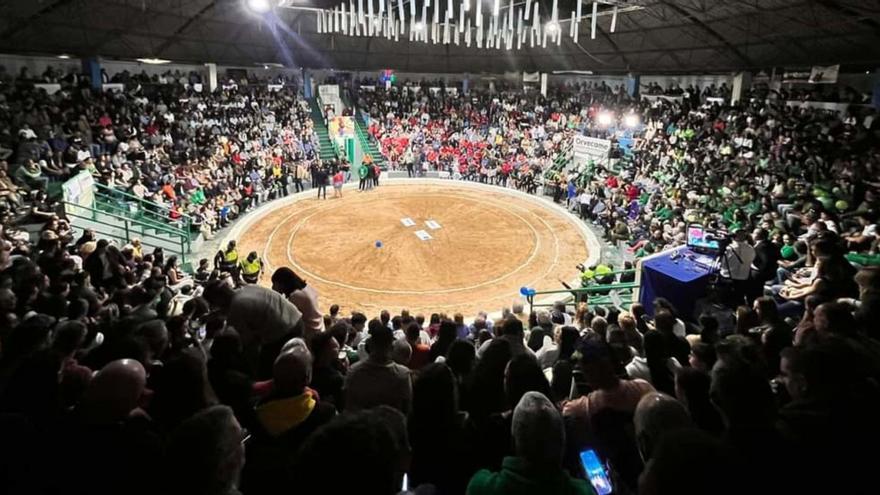Imagen de la impresionante entrada que registró el Terro de Tetir para presenciar la final de la Liga Cabildo Insular-OPC. | | ONDA FUERTEVENTURA
