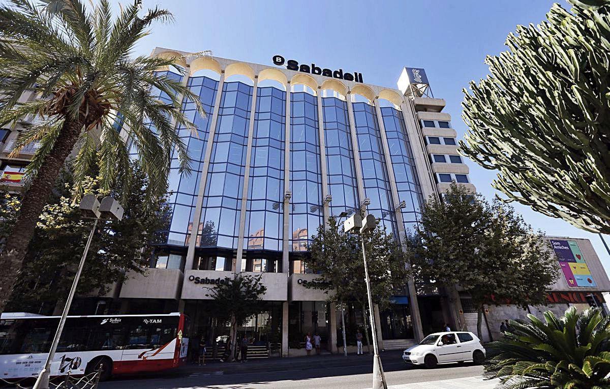 Sede del Banco Sabadell en Alicante.