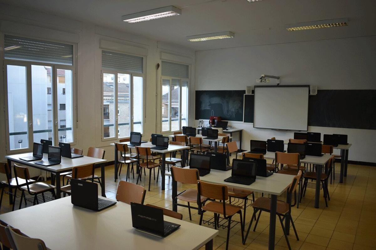 Una de las aulas del colegio Santa Rosa FESD