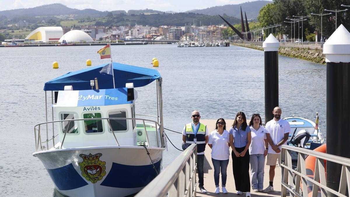 Un momento de la presentación de los paseos en barco
