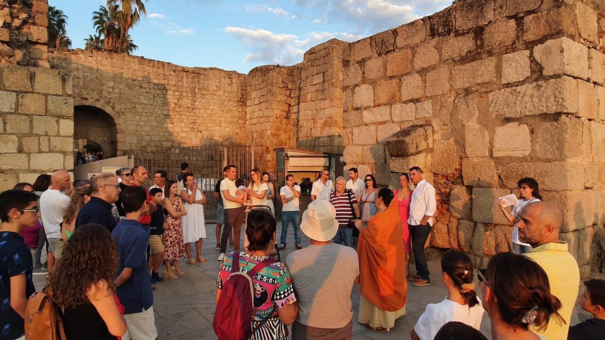 Ruta teatralizada en el Puente Romano de Mérida.