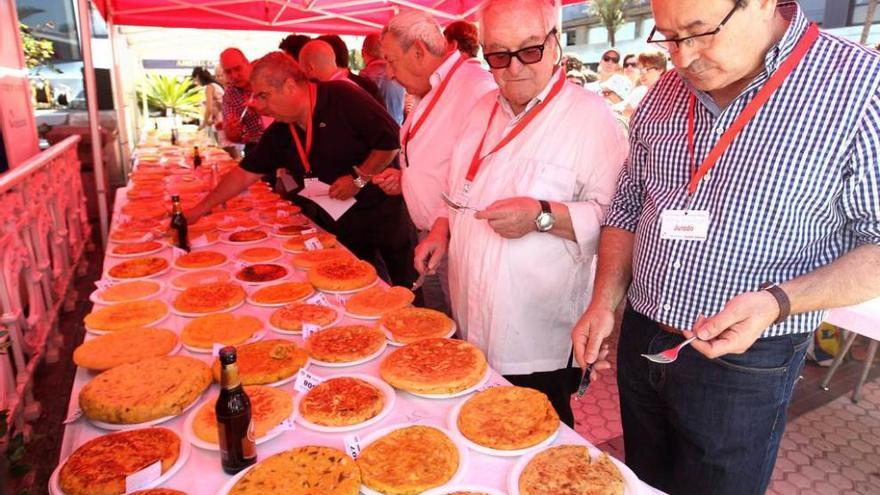 Por la derecha, Hilario Arbelaitz y Juan Mari Arzak.