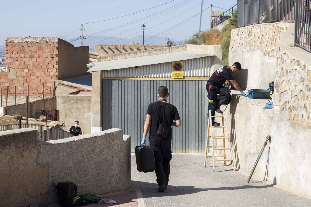 Encuentran muerto a un vecino de Lorca desaparecido encajado en el hueco entre dos casas