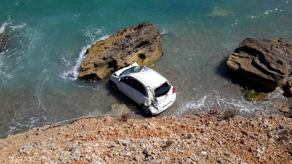 Belgische Urlauber stürzen mit dem Auto ins Meer