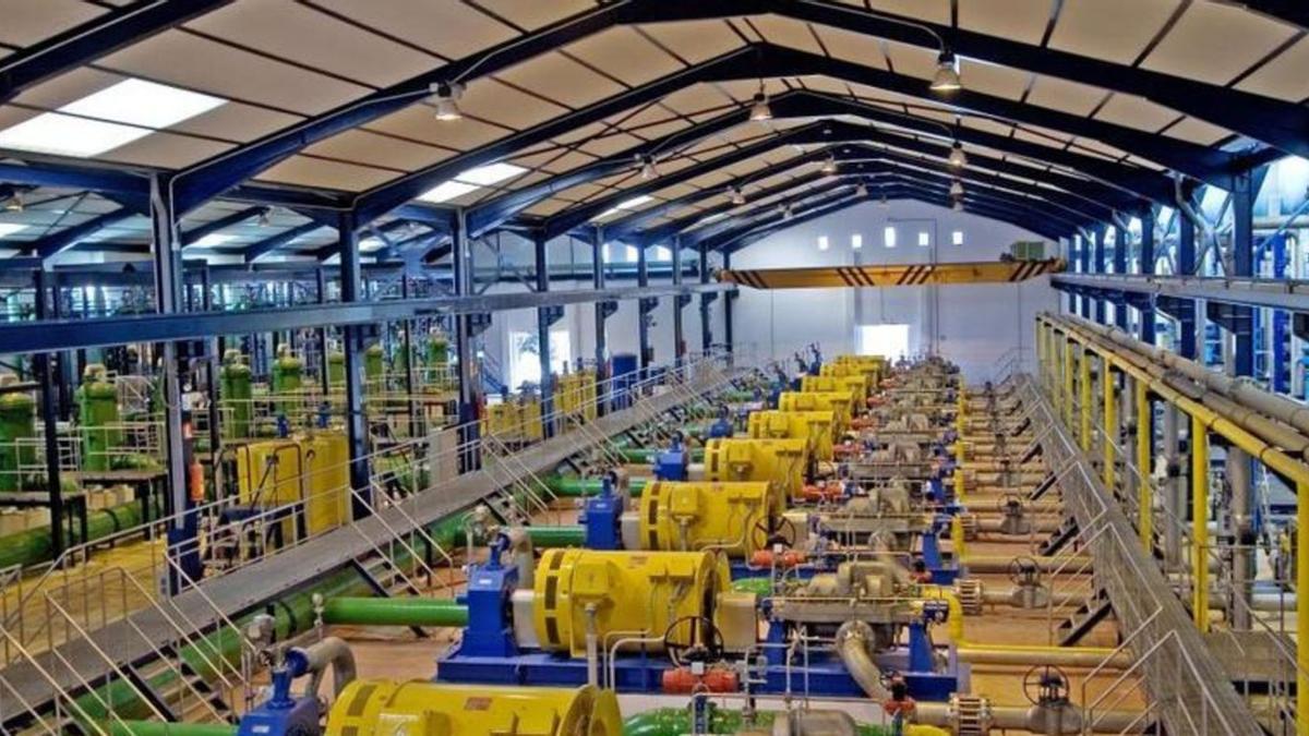 Las instalaciones de la desaladora marbellí podrán alcanzar dentro de cuatro meses una capacidad de producción de hasta 20 hectómetros cúbicos anuales.
