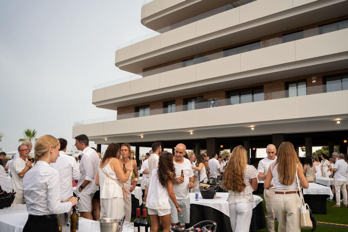Fiesta de inauguración de Panoramic Beach I.