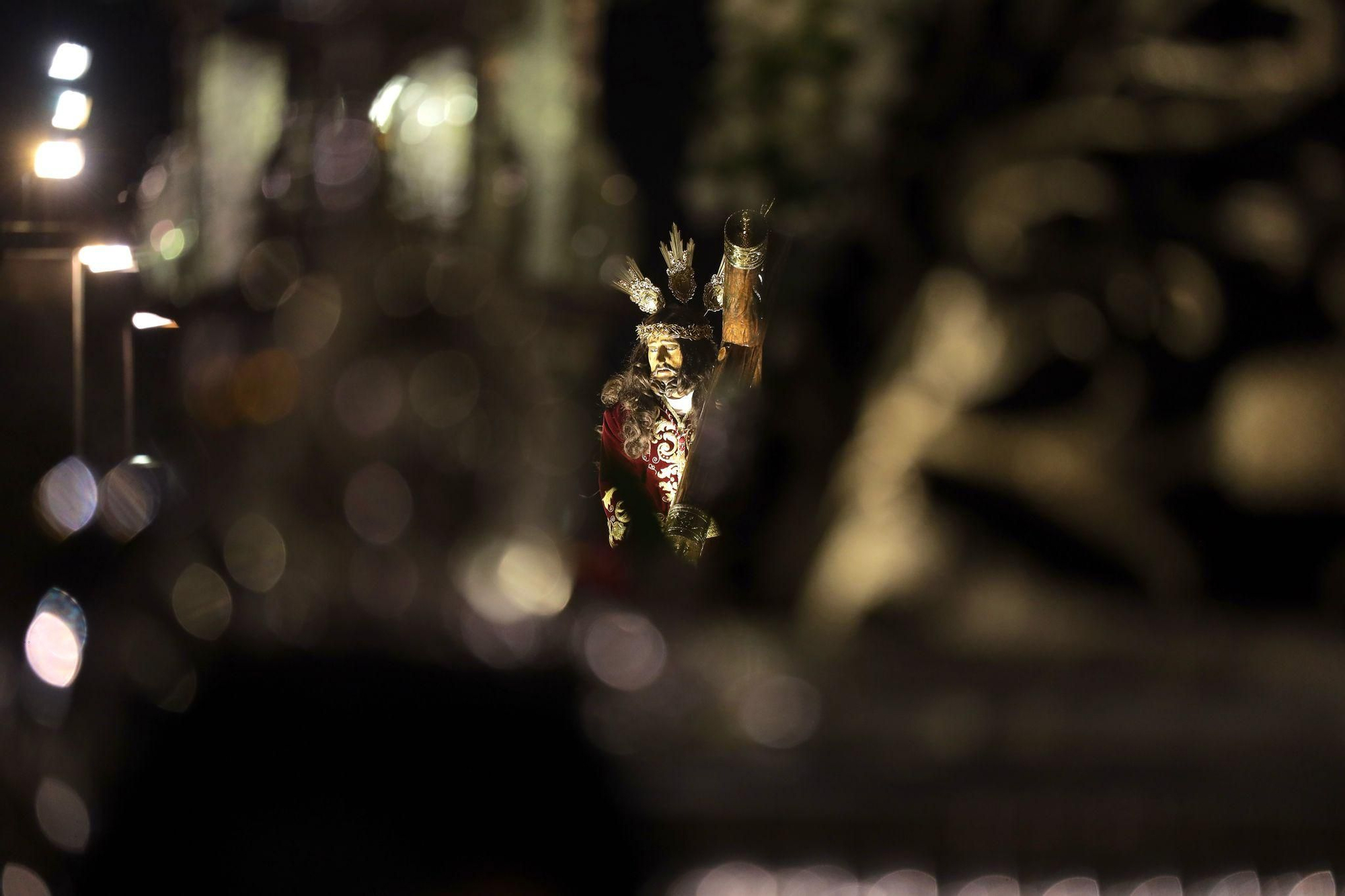 En imágenes | Zaragoza se conmueve con el 'Encuentro' de Jesús del Calvario y la Virgen de los Dolores
