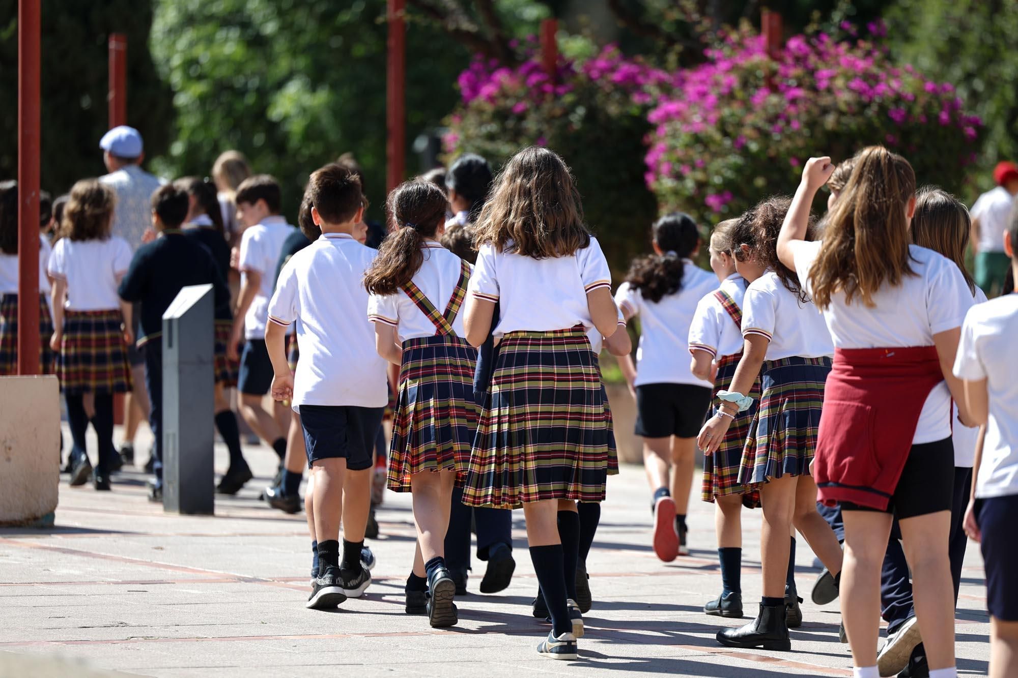 Los escolares de Ibiza visitan la feria Eivissa Medieval