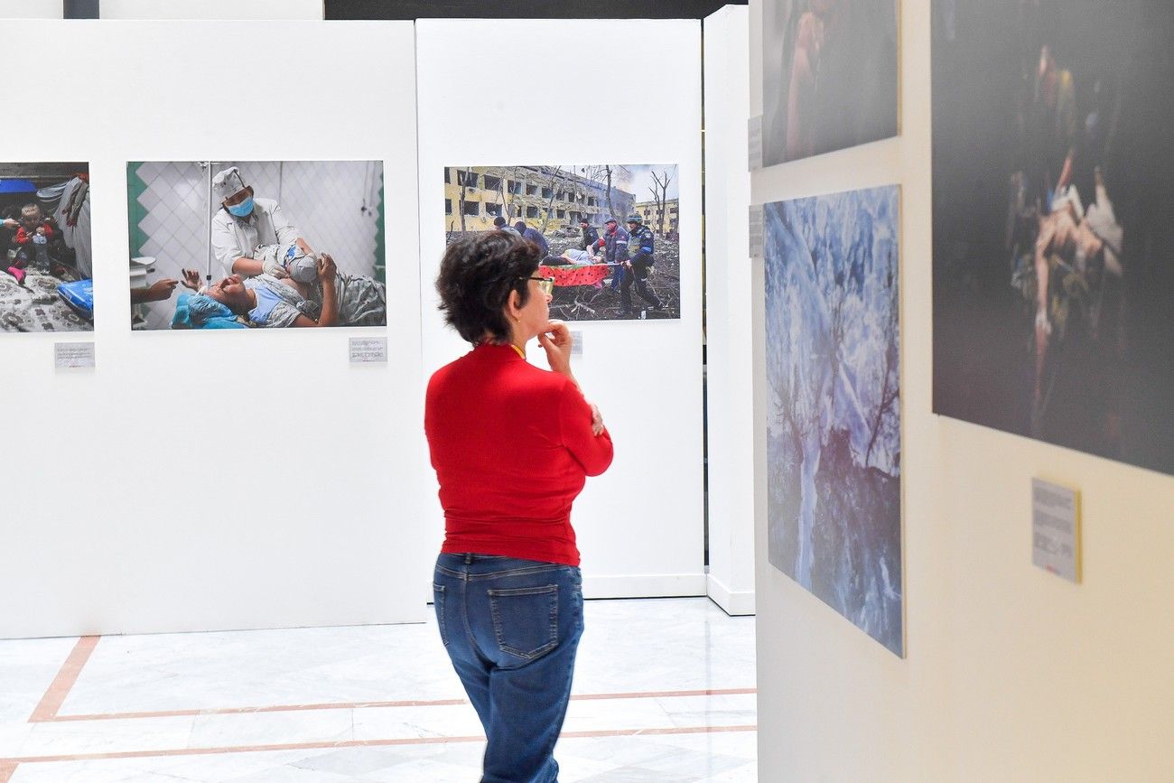 Exposición 'Crónica visual de la infamia' del fotoperiodista ucraniano Evgeniy Maloletka