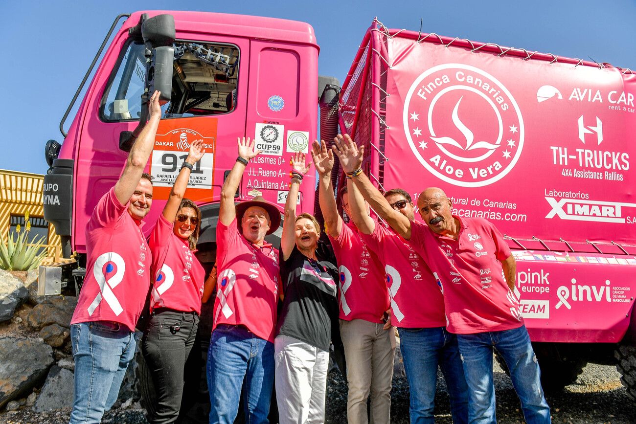 Presentación del 'Elefante Rosa' del 'Dakar por la Vida'