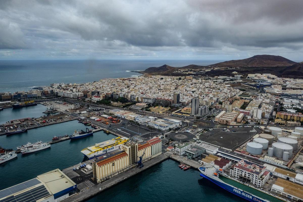 Vista aérea de las dos terminales de Fred. Olsen en el Puerto de Las Palmas.