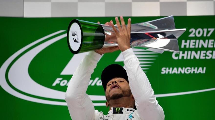 Hamilton le devuelve la victoria a Vettel en China