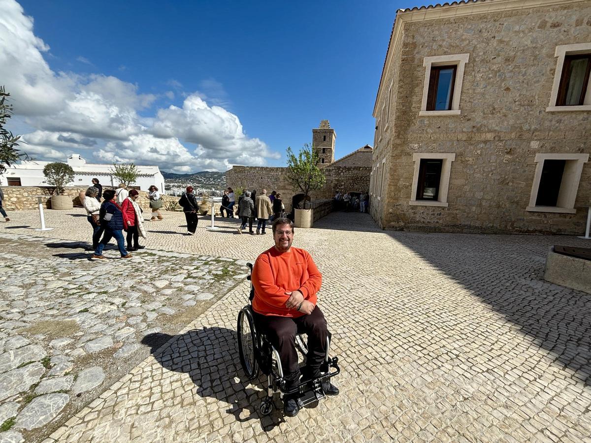 Vicente Bujosa, este domingo, en el Patio de Armas del Parador de Ibiza.