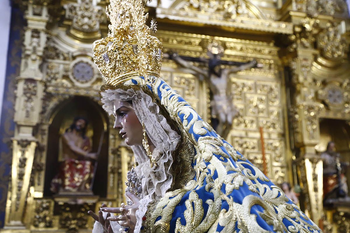 El nuevo manto de la Virgen de la Trinidad, en imágenes