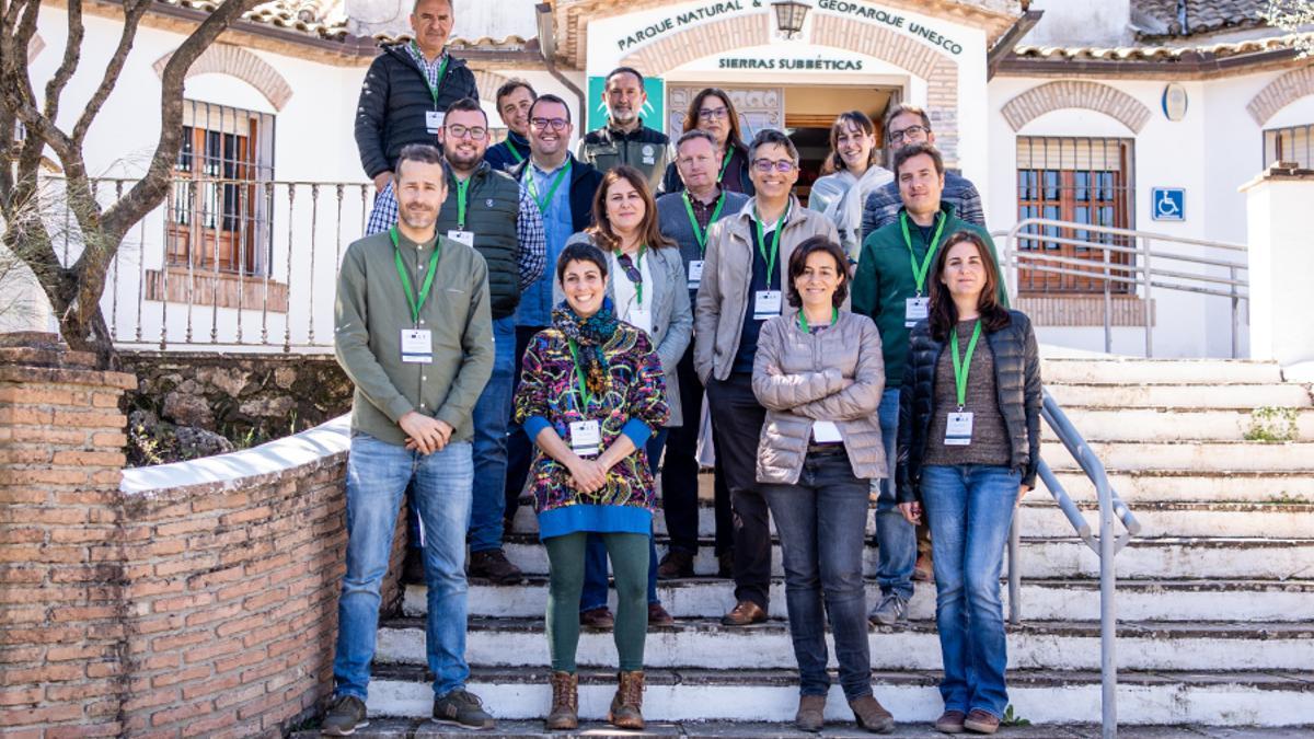 El equipo del proyecto junto a las personas que ha participado en su desarrollo aportando conocimiento y experiencia.