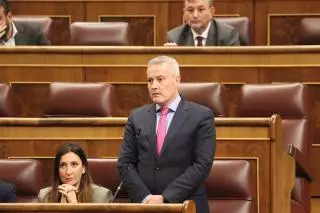 Luis Piña pide en el Congreso el fortalecimiento de los concellos