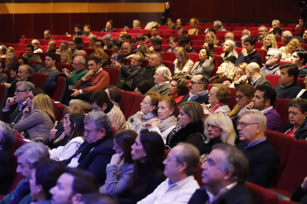 La presentación del libro de Juanma Moreno, en imágenes
