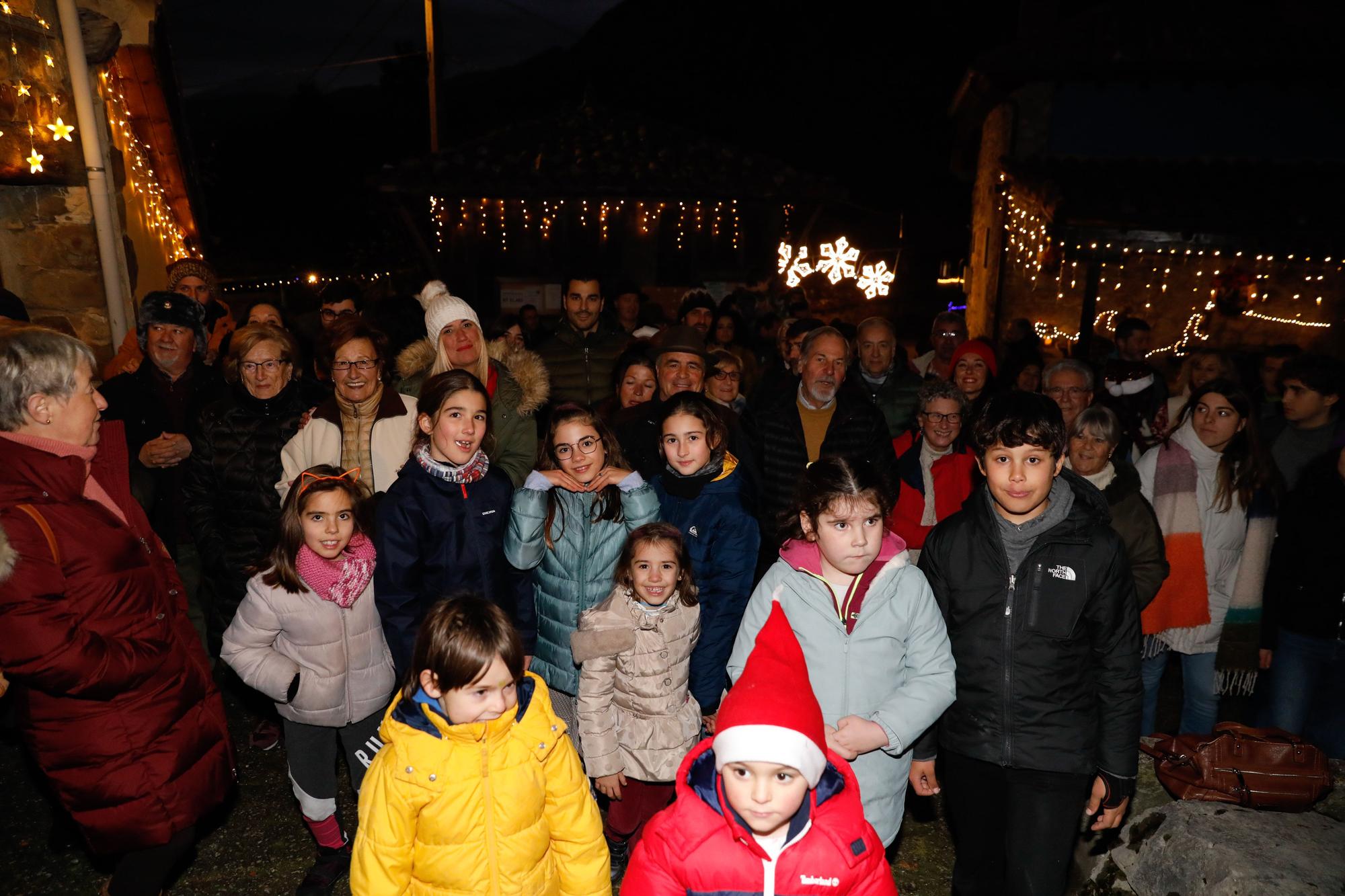 El pueblo más navideño del mundo está en Quirós: así se ilumina Aciera