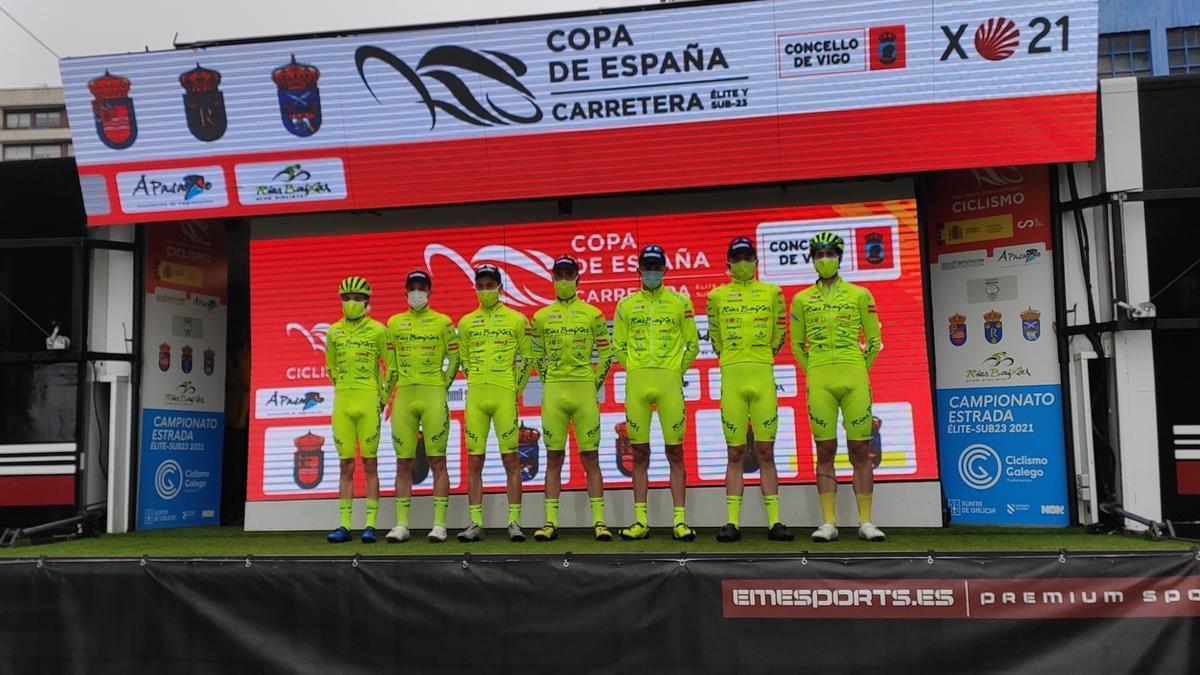 El equipo del Rias Baixas, tras proclamarse campeón de la Copa de España.