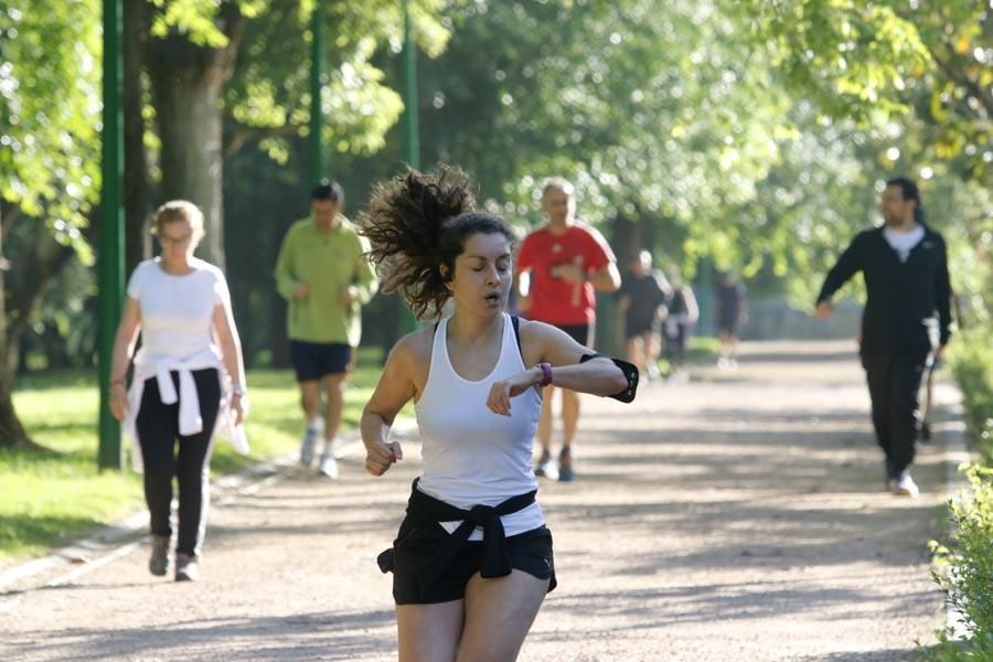 Coronavirus en Córdoba: numerosos cordobeses salen a pasear y a correr desde primera hora