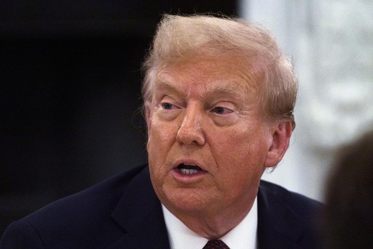 Trump deté 475 immigrants en una batuda en una fàbrica de Hyundai Trump deté 475 immigrants en una batuda en una fàbrica de Hyundai