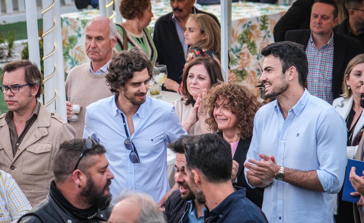 Carlos Urueña, Hitos Mogena y David Salazar, en el acto del PP.