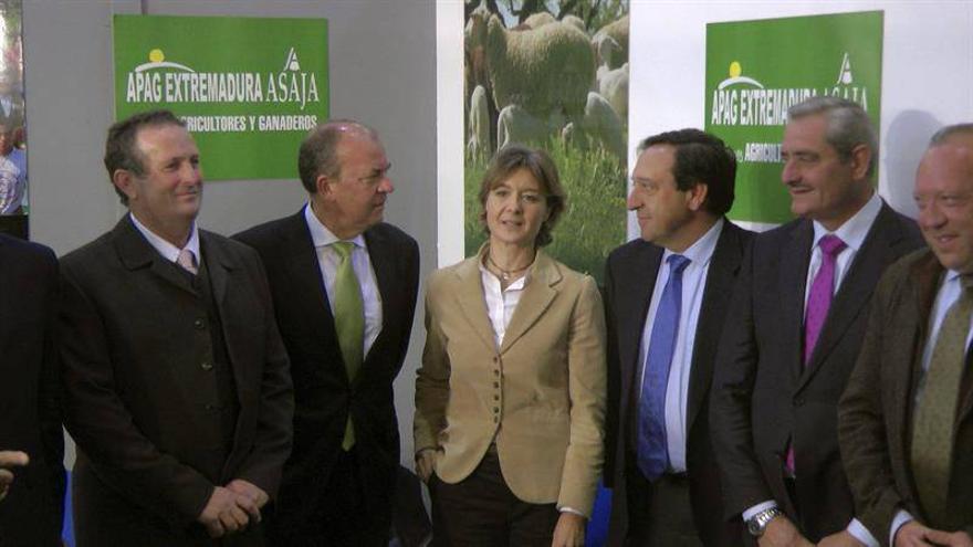 La ministra de Agricultura subraya la &quot;estabilidad y el futuro&quot; del campo español