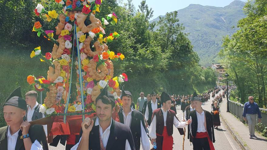 Arenas de Cabrales festeja San Juan por todo lo alto