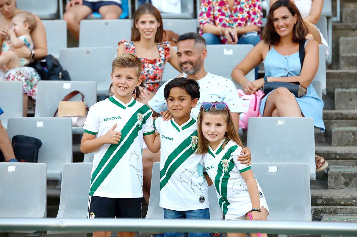 Las nuevas camisetas del Córdoba CF para su estreno en Primera Federación