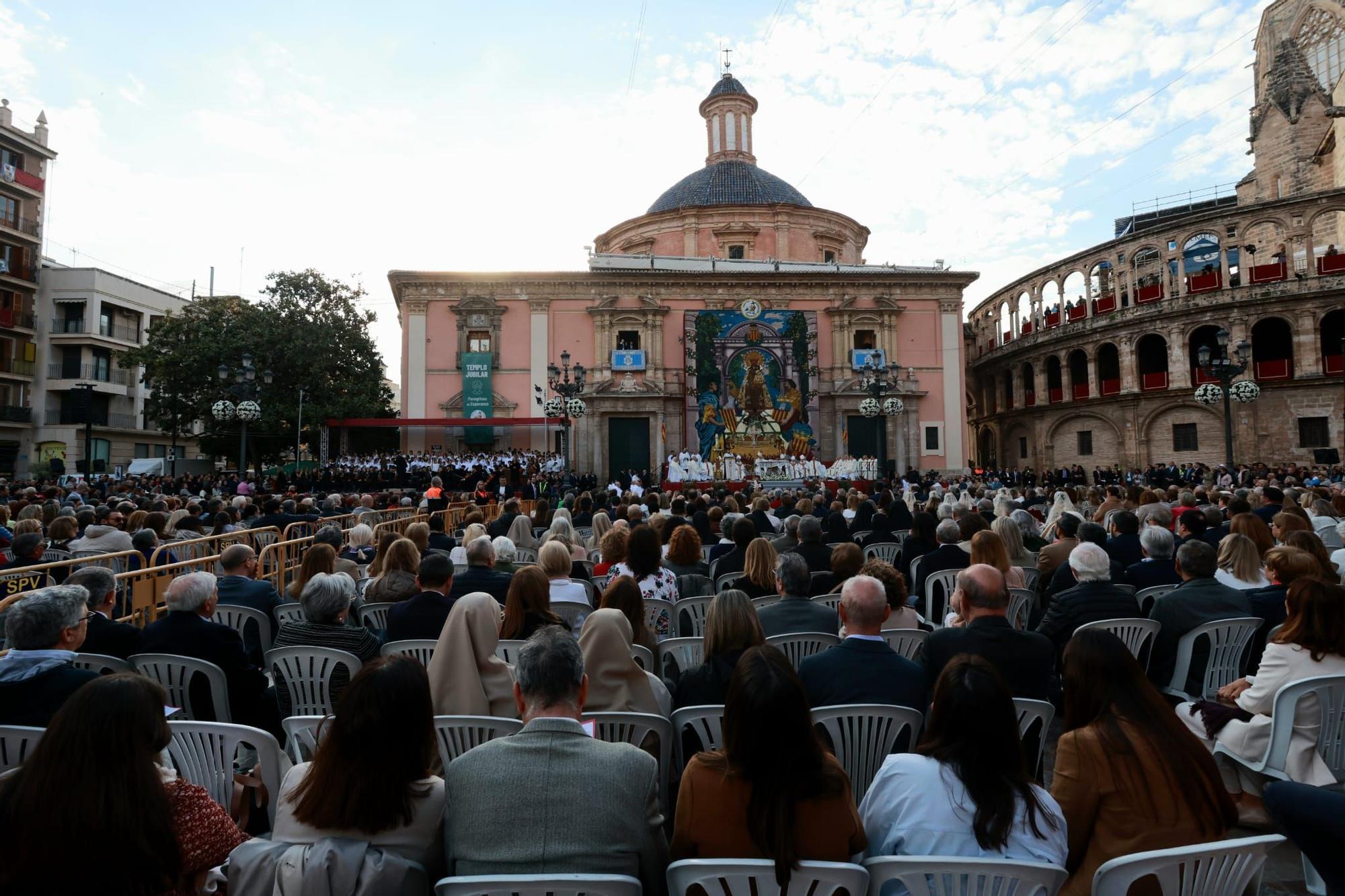 Todas las fotos de la Missa d'Infants en la plaza de la Virgen