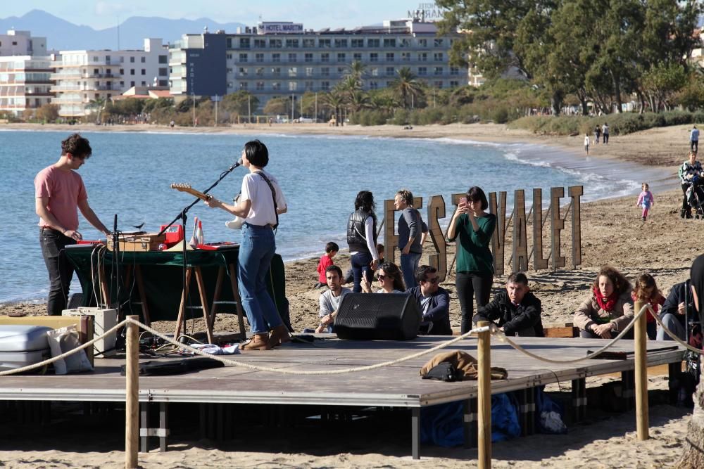 El Festivalet omple de ritme la platja de Roses