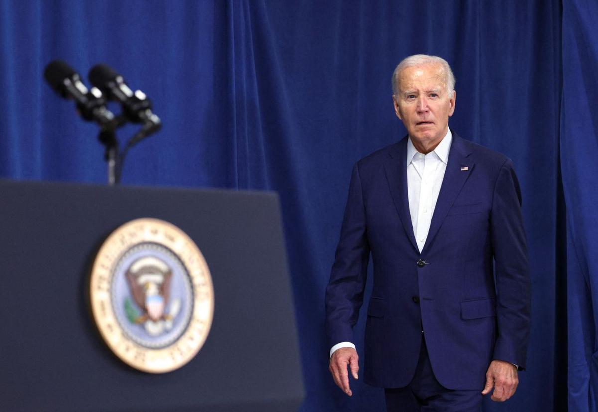 Biden s’aferra a la seva candidatura i se sent traït per Pelosi i Obama