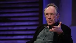 Ian McEwan: "Al futuro le debemos mantener el optimismo"