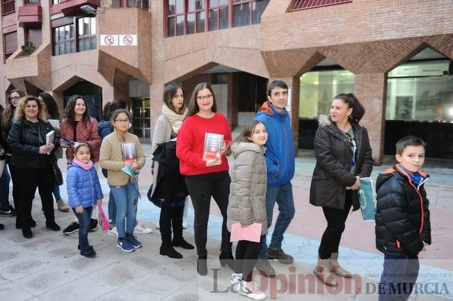 Javier Castillo firma su nueva novela, 'El día que se perdió el amor', en la Casa del Libro de Murcia