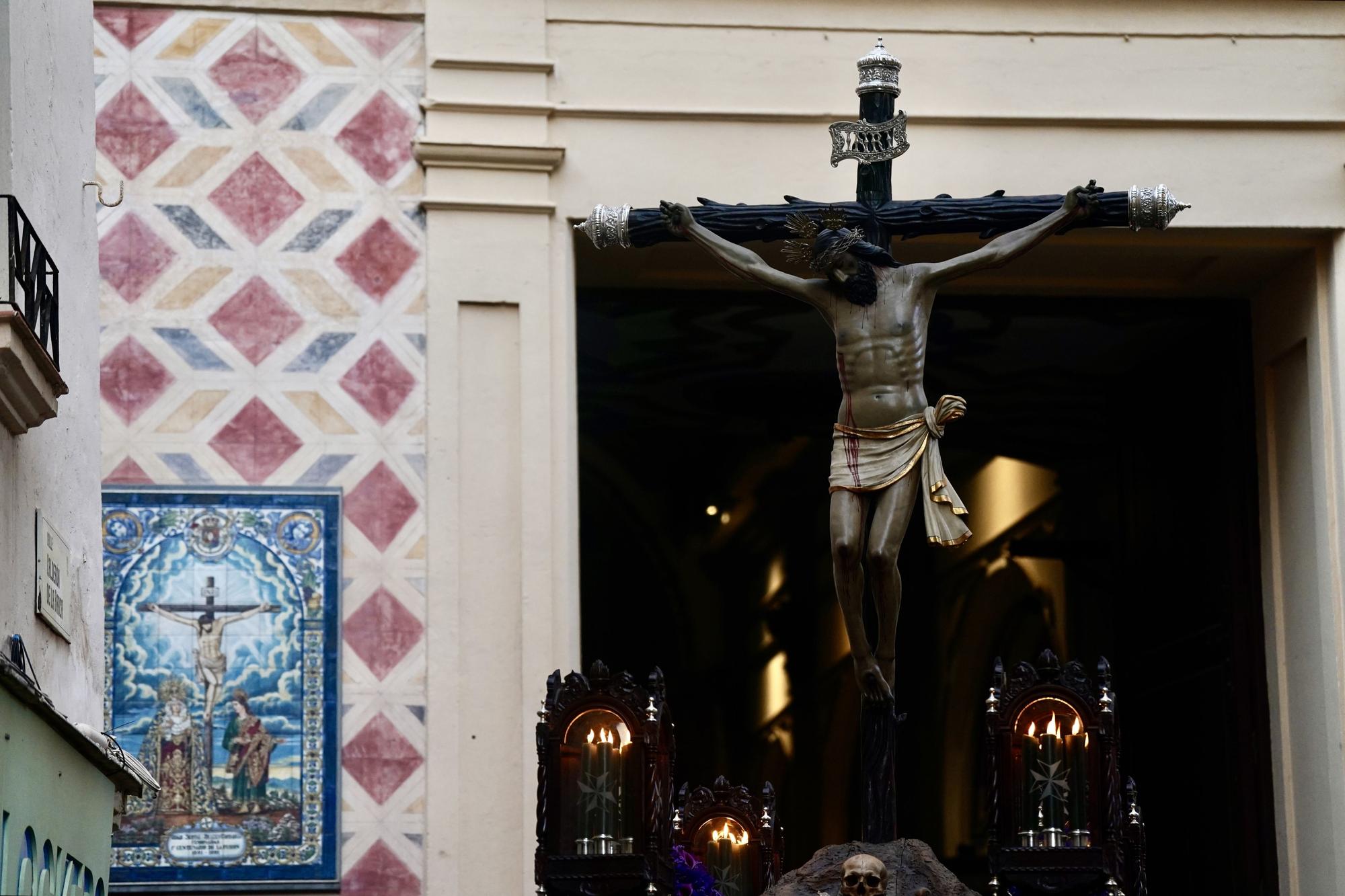 Salida procesional de la archicofradía de la Santa Vera Cruz.