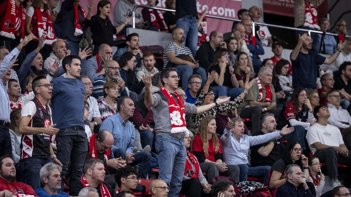 La grada del Príncipe Felipe, durante el partido de Euroliga frente al Landes.