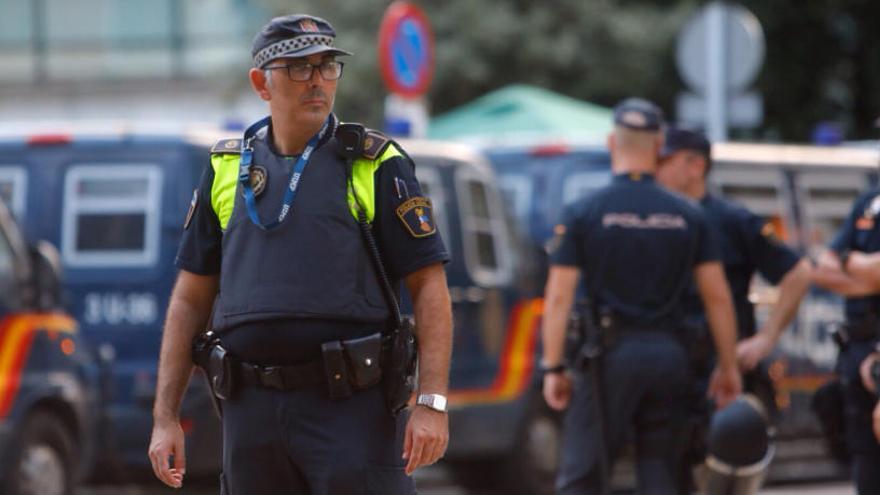 Bolardos y maceteros refuerzan la seguridad