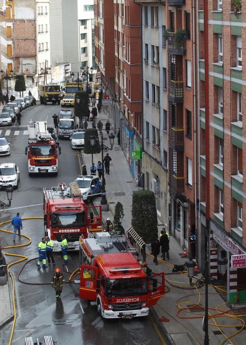 Incendio en un bazar chino de Oviedo.