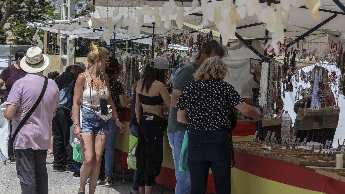 La Feria de Orito cuenta con una gran variedad de artículos en los puestos de venta.