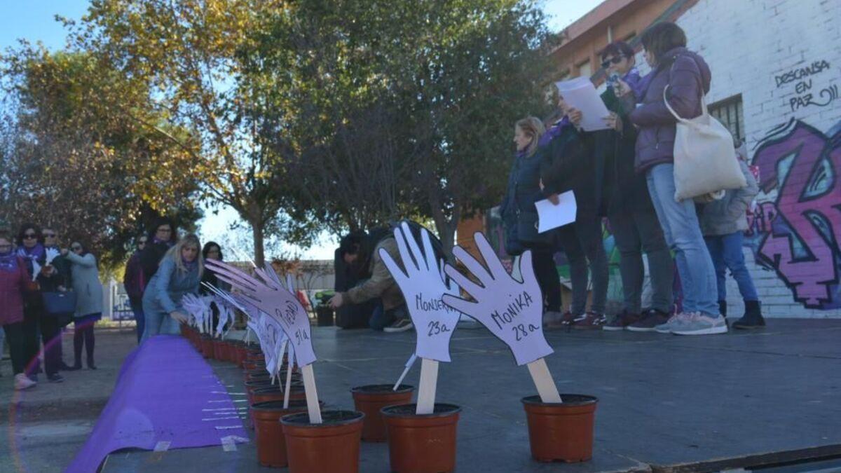 Acto en l&#039;Horta  en repulsa de las víctimas de violencia de género.