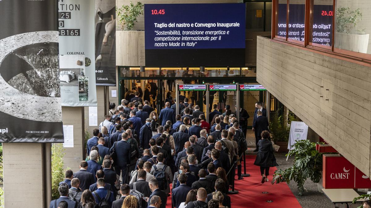 A falta de los dos últimos días de la convocatoria internacional, los expositores castellonenses aplauden el buen devenir comercial de la cita italiana.