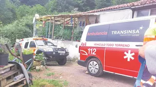 Villarín, caminos imposibles: otro problema con las ambulancias, incapaces de llegar a una casa del pueblo