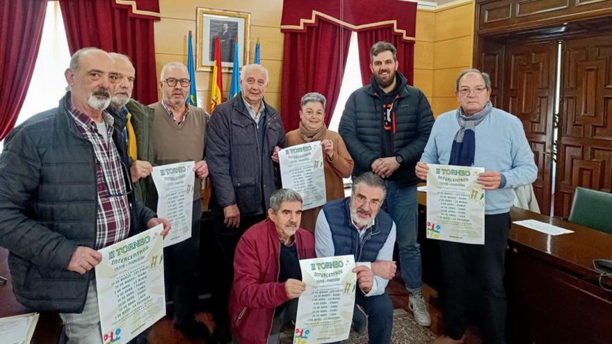 Presentación del torneo intercentros de tute y parchís de Langreo. | LNE