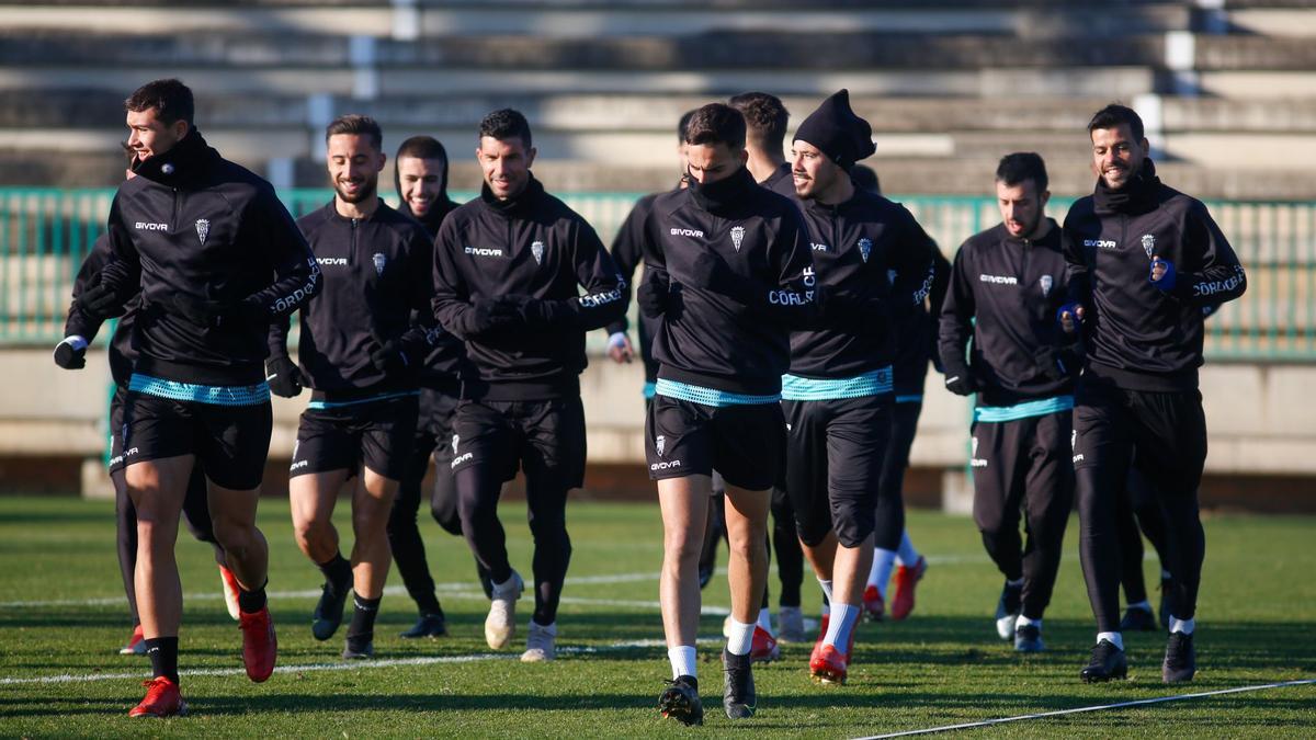 Los jugadores del Córdoba CF, este jueves, en la Ciudad Deportiva.